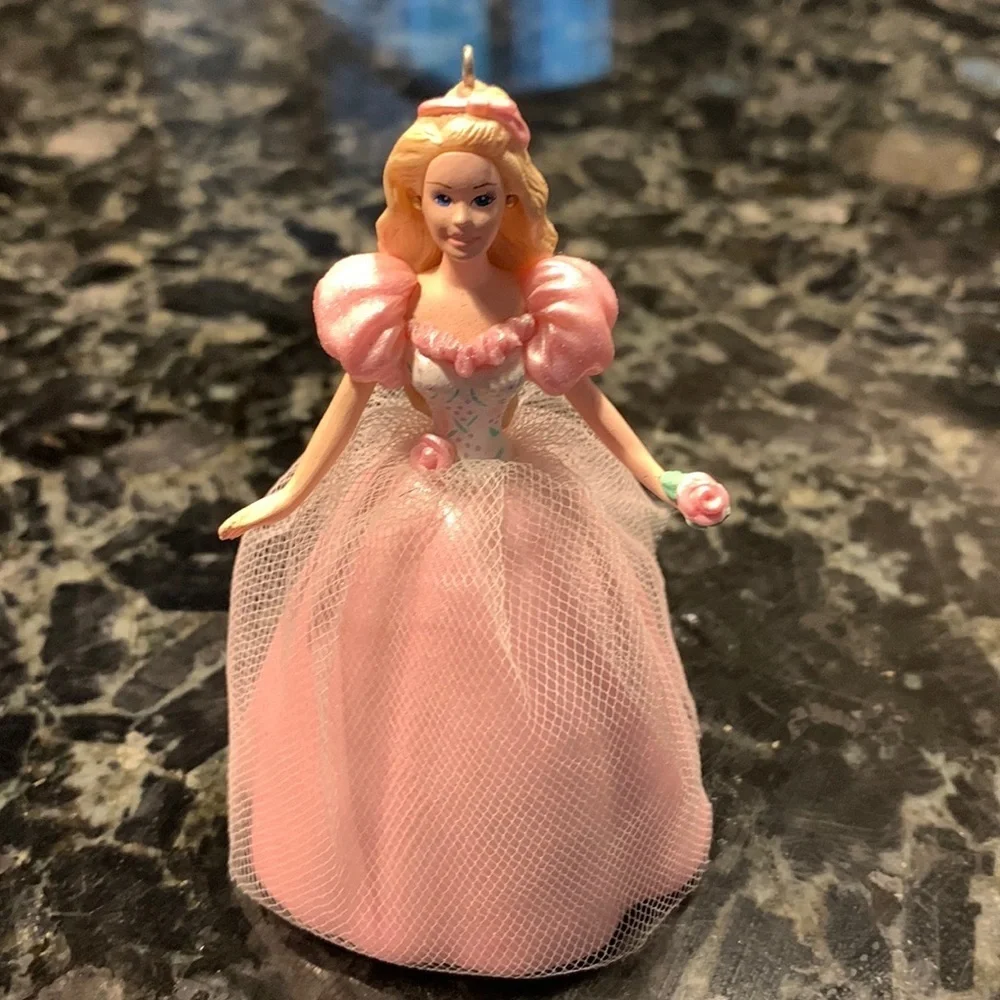 HALLMARK Barbie - Dated‎ 1996 Ornament